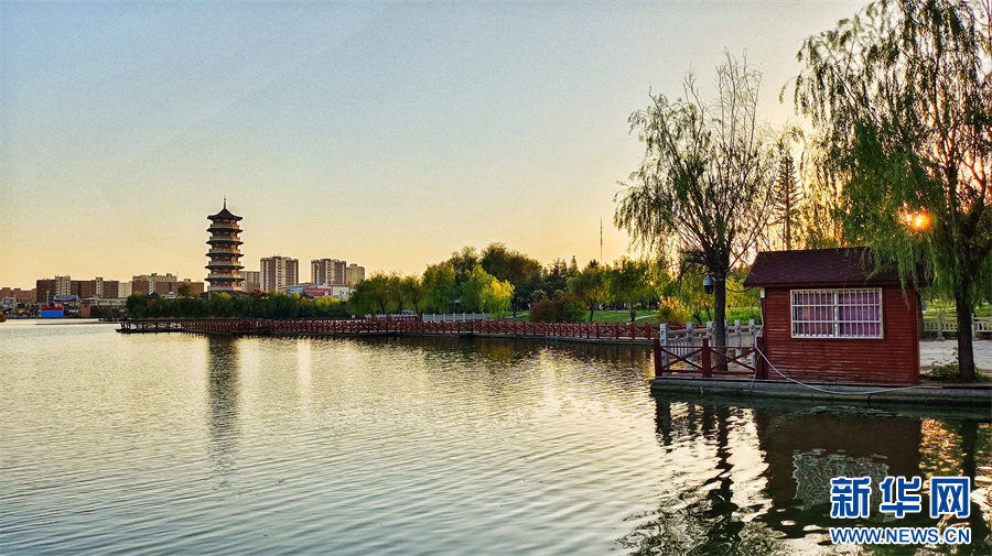 这是11月1日拍摄的河南省商丘市柘城县容湖国家湿地公园。